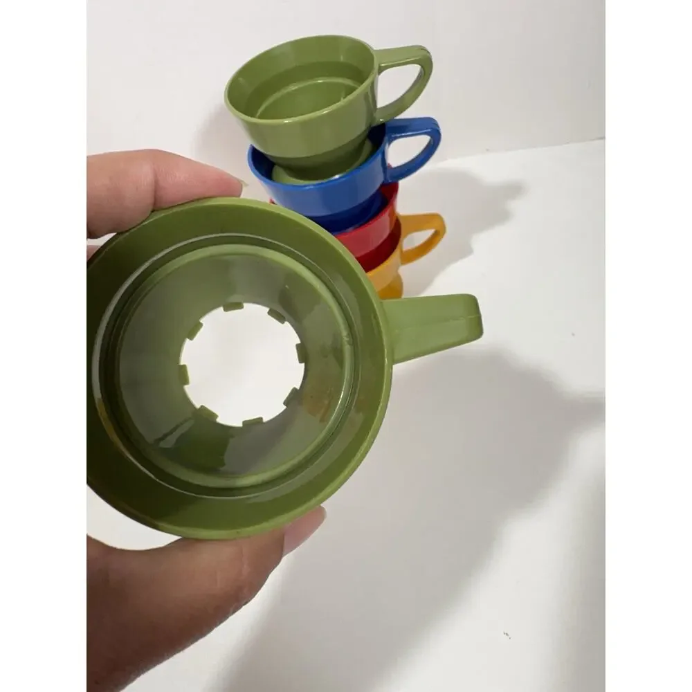 Vintage SOLO Cozy‎ Cups 25 Plastic Refills and 10 Lifetime Cup Holders Colorful